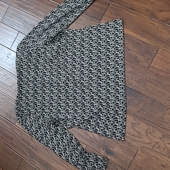 Liz Claiborne long sleeve top with a black and tan pattern size 2X - Picture 2 of 7